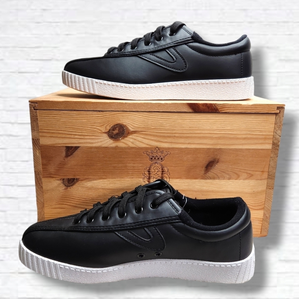Tretorn Nylite Black Leather, White Sole Original Sneakers Size 8.5 NWT